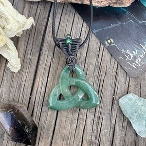 Green Aventurine Triquetra Celtic Knot Crystal Pendant Necklace
